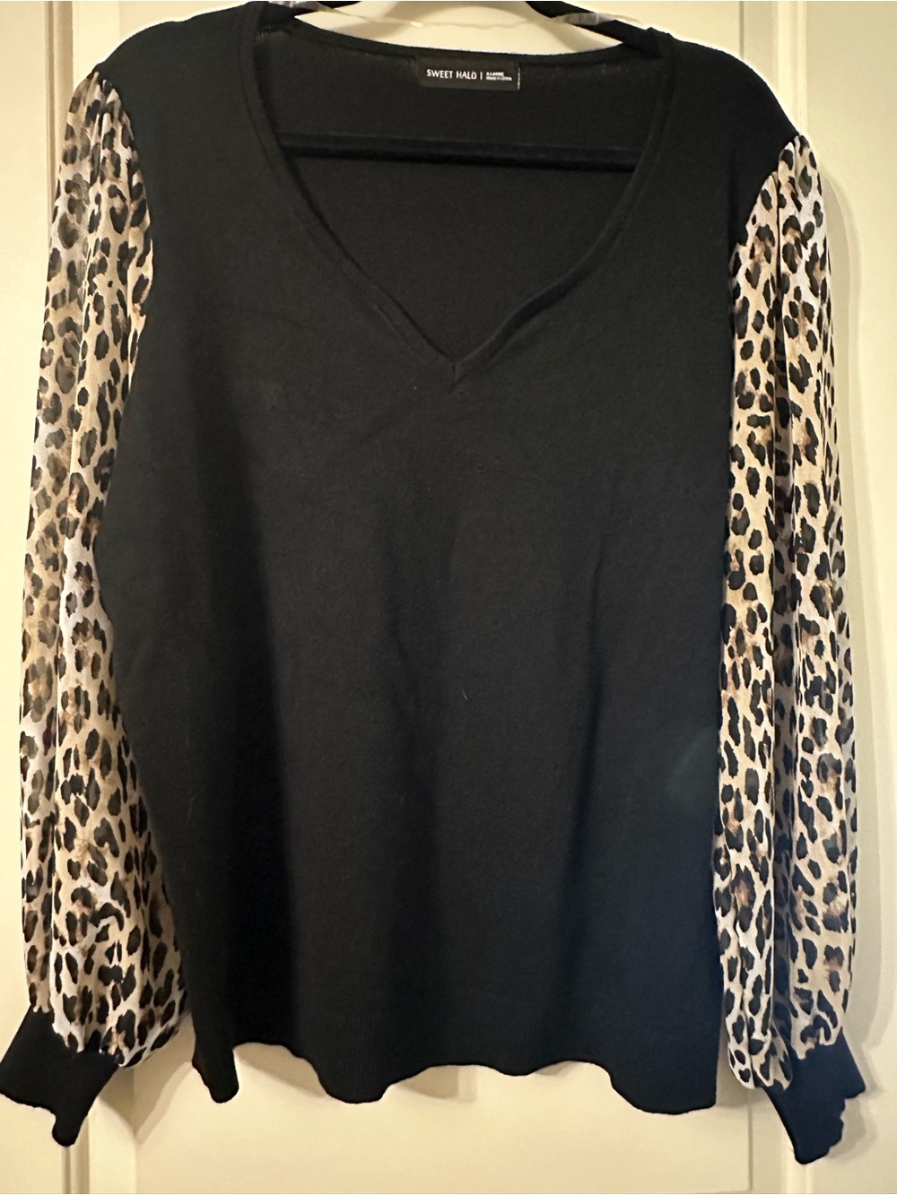 Sweet Halo Black V-Neck Top with Leopard Print Sleeves XL